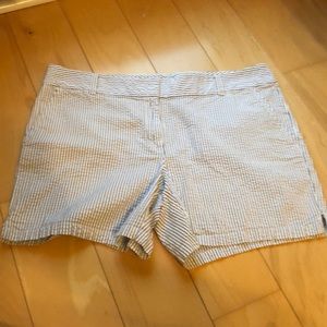 Loft 6” pinstripe shorts
